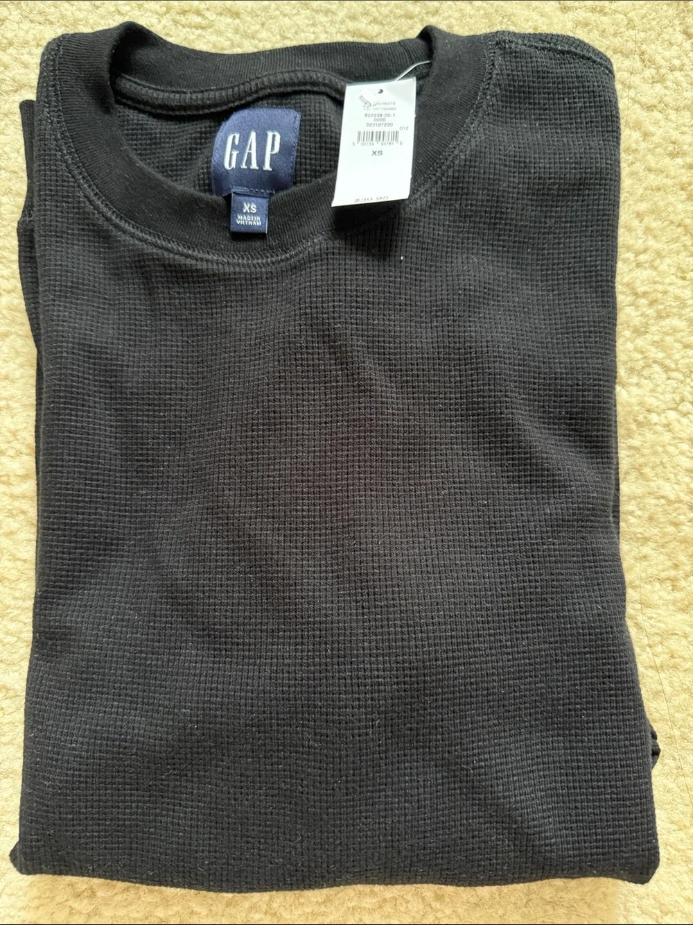Brand new!!! GAP Men's Black Waffle Crewneck Sweater size XS